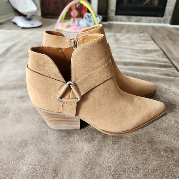 Sarto Louella Leather Block Heel Ankle Boots - Picture 6 of 9